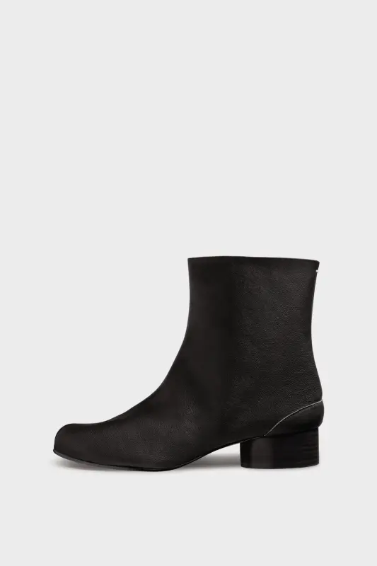 Maison Margiela Tabi Ankle Boots White Black online
